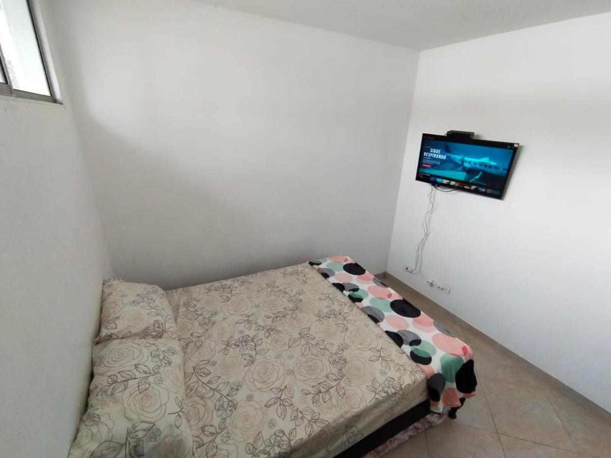 La 70 Medellin, Apartaestudio. *